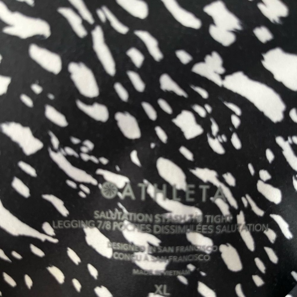 Athleta SZ XL Salutation Stash 7/8 Tight Workout Pants Black/White Speckles NEW - Picture 7 of 16